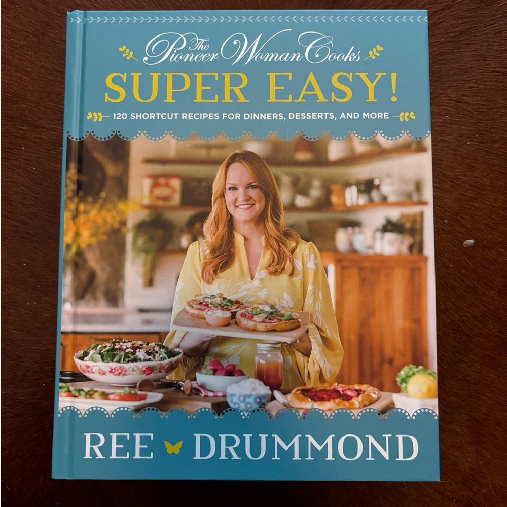 NWOT Pioneer Woman Cookbook